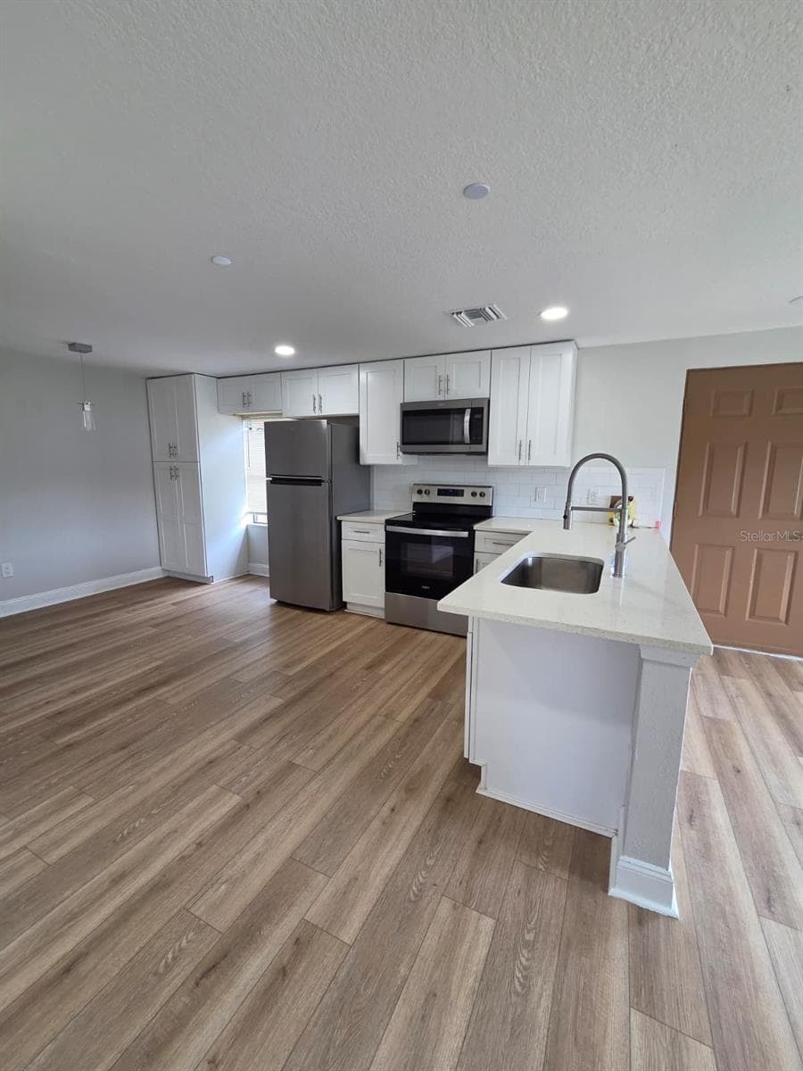 300 ERON WAY — photo 5 of 30