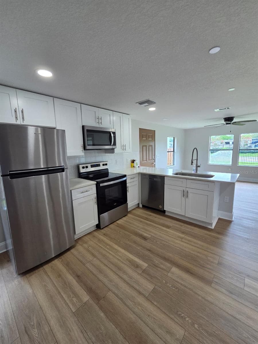 300 ERON WAY — photo 3 of 30