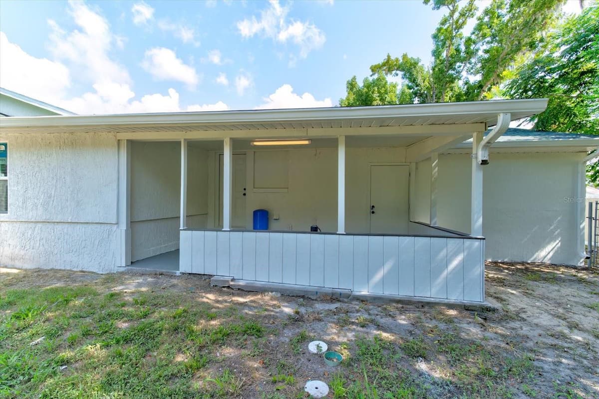 47 DAHLIA DRIVE — photo 36 of 44