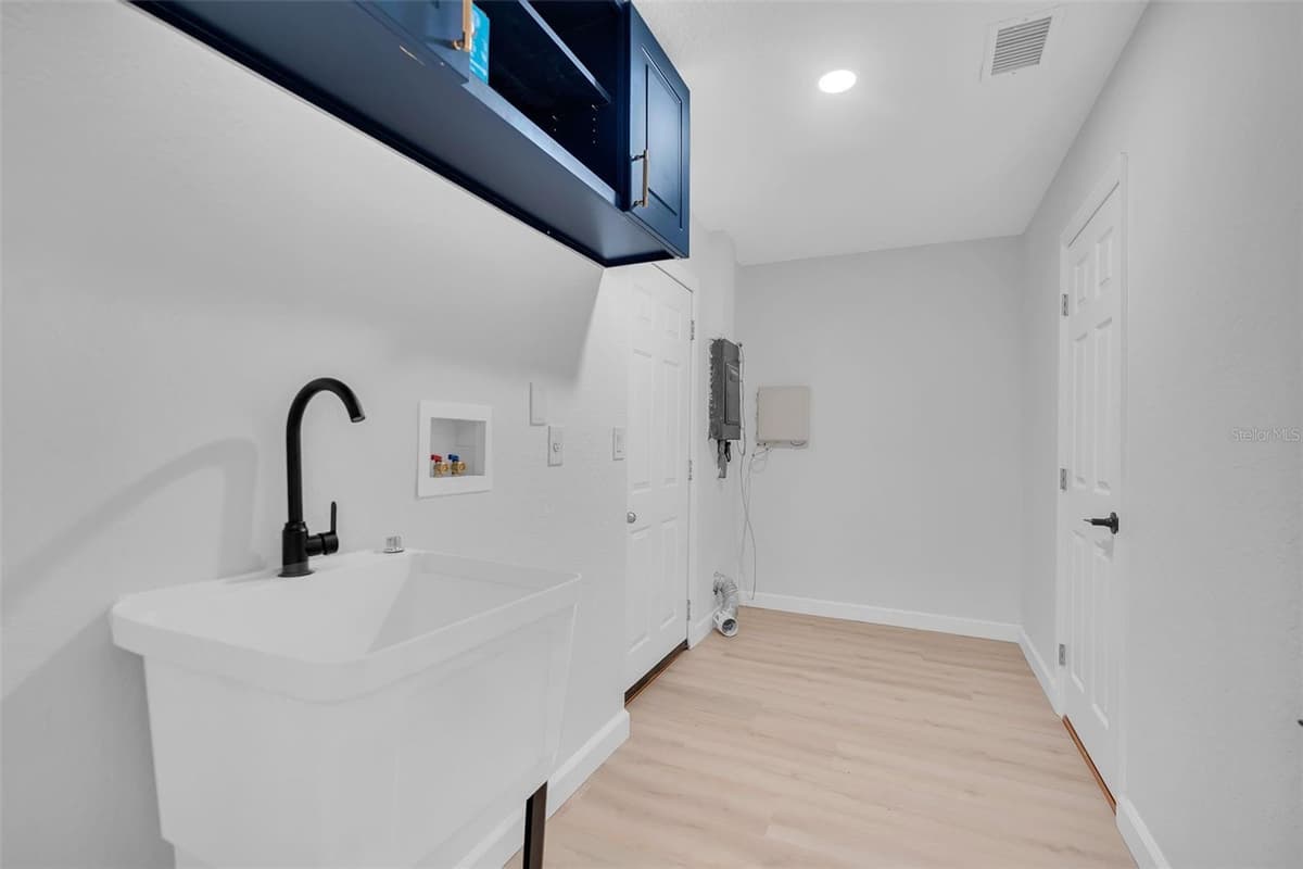 2769 WISTERIA PLACE — photo 33 of 52