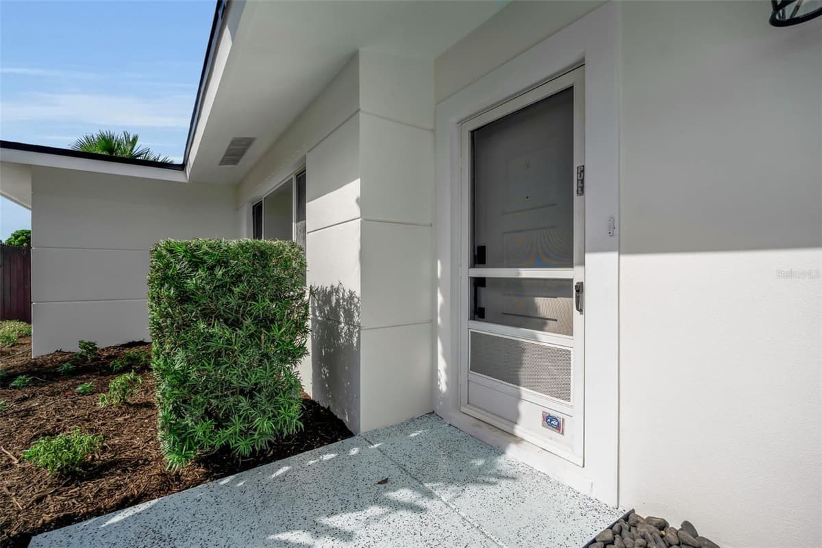 2769 WISTERIA PLACE — photo 4 of 52