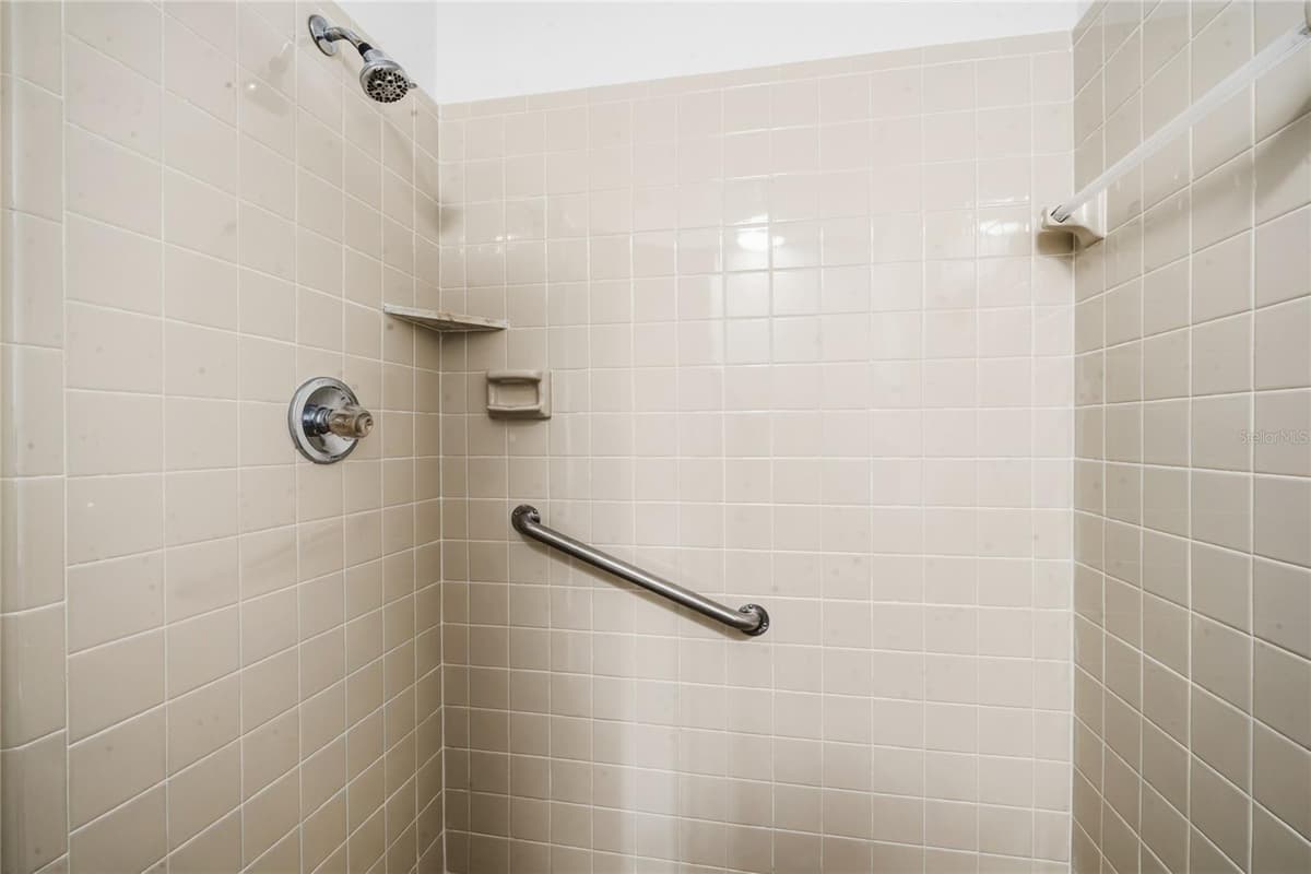 101 GRAND PLAZA DRIVE — photo 17 of 32