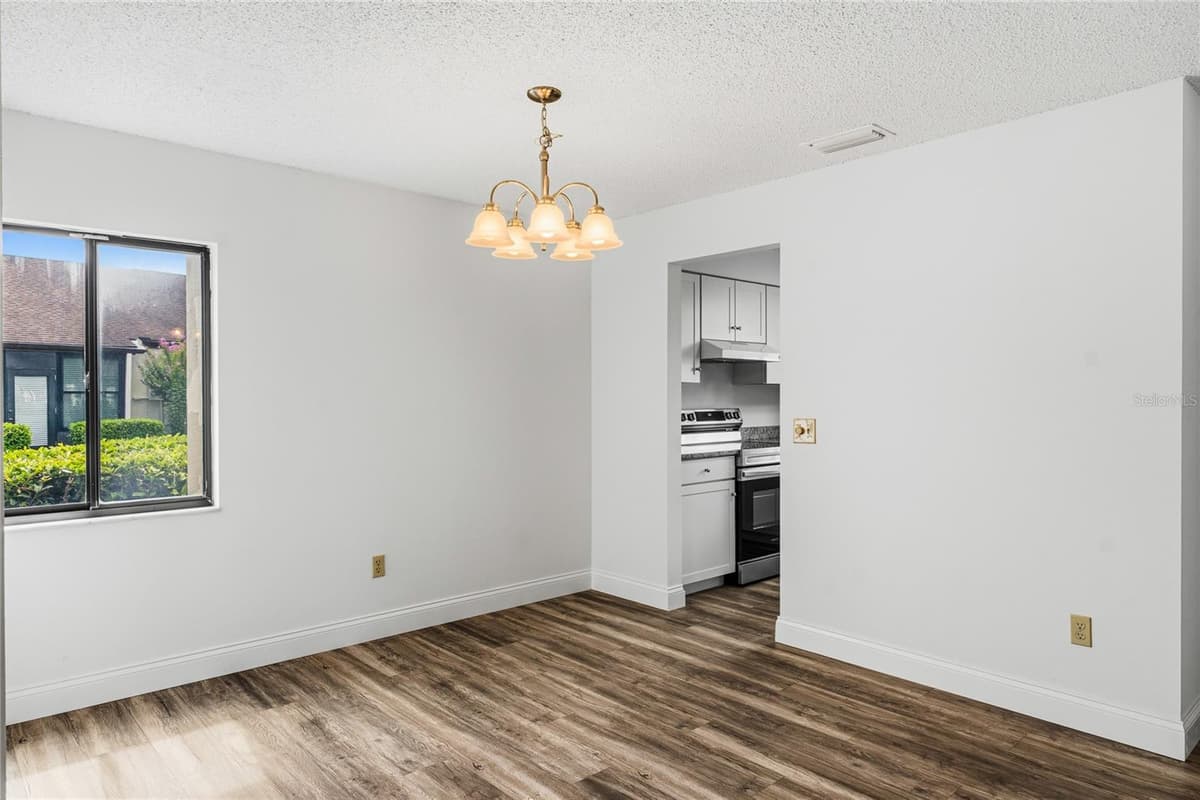 101 GRAND PLAZA DRIVE — photo 6 of 32