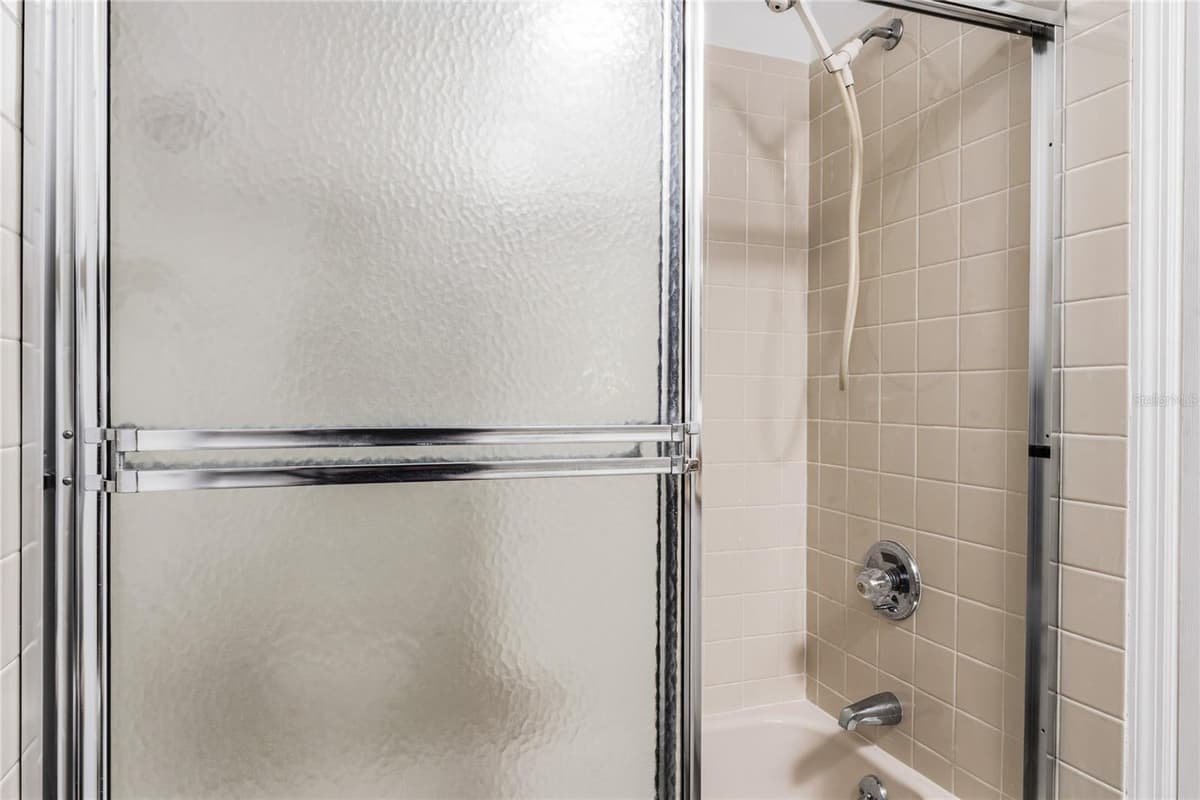 101 GRAND PLAZA DRIVE — photo 15 of 32