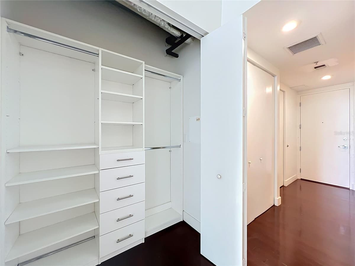 150 ROBINSON STREET — photo 16 of 33