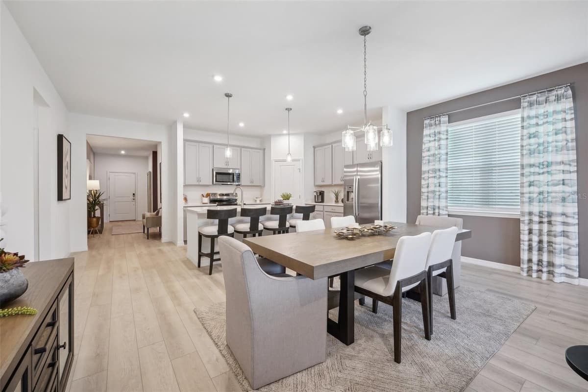 5816 CLIFFBOW LOOP — photo 4 of 39