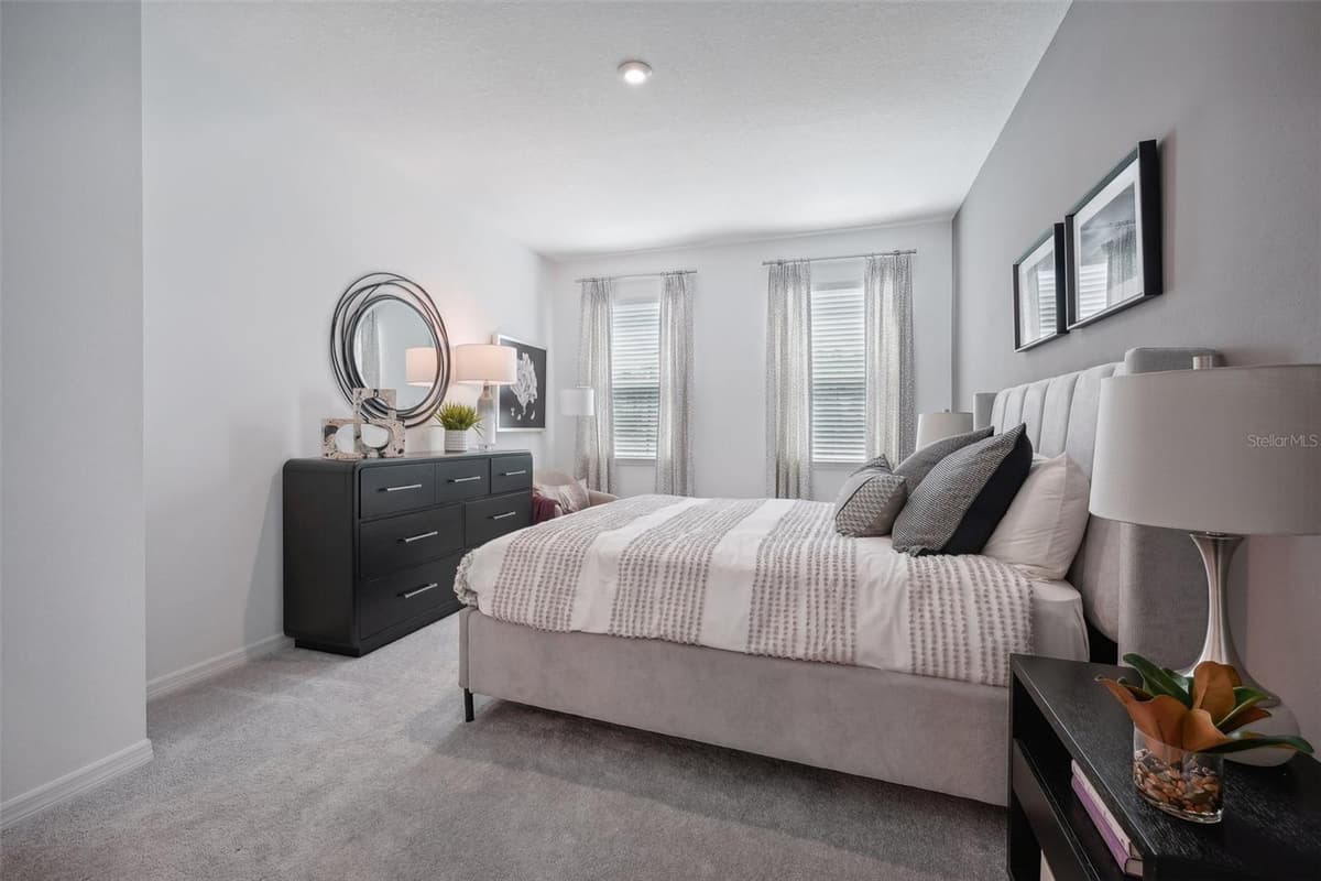 5816 CLIFFBOW LOOP — photo 15 of 39
