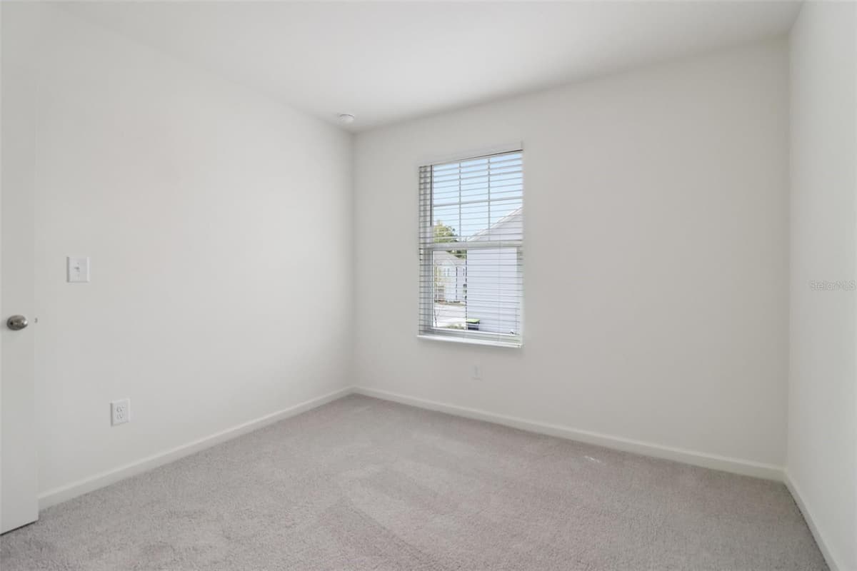 3689 SPIRE DRIVE — photo 8 of 22