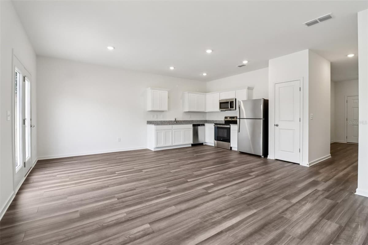 3689 SPIRE DRIVE — photo 12 of 22