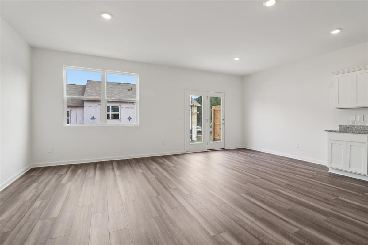 3689 SPIRE DRIVE — photo 10 of 22