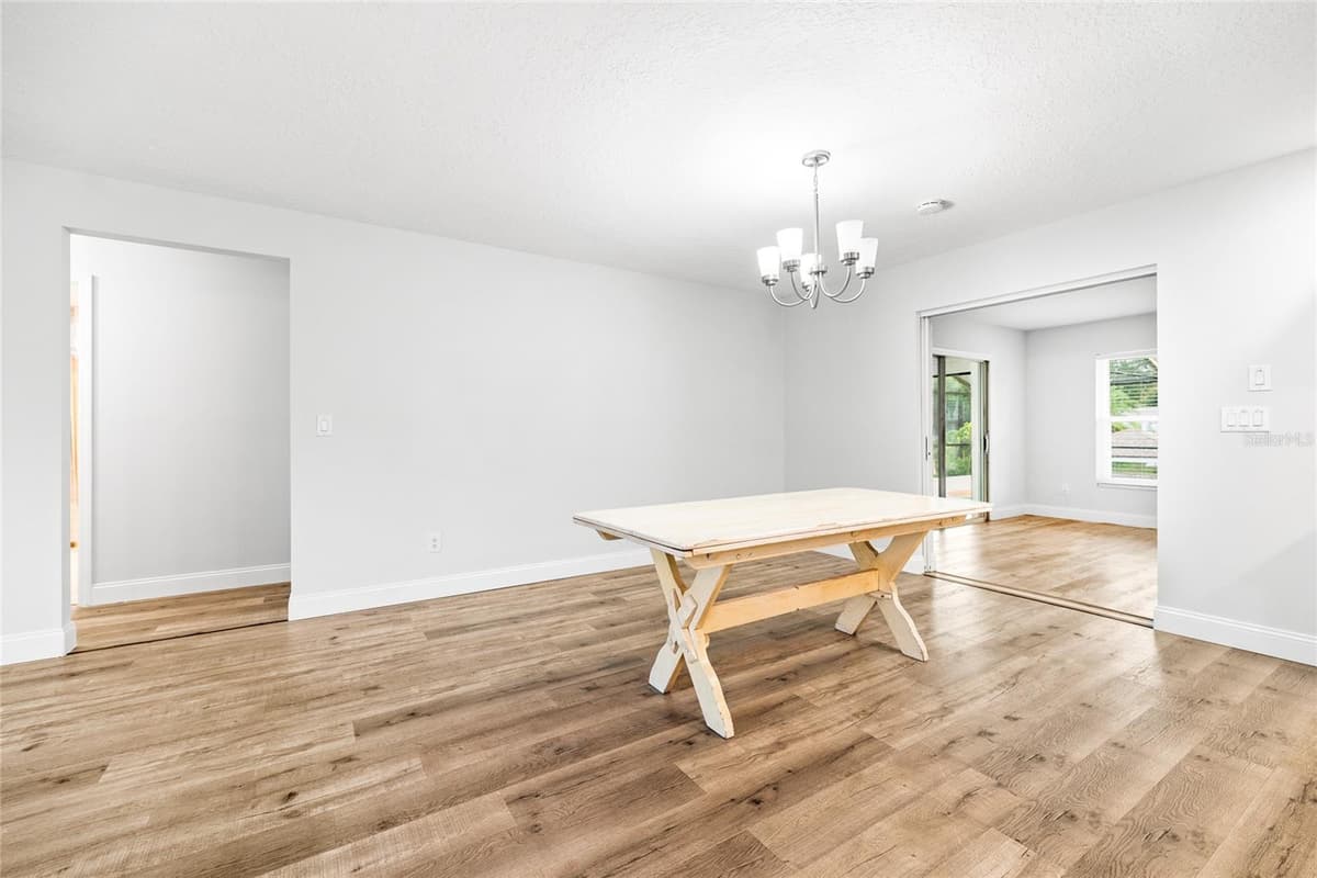10 FELICIA COURT — photo 15 of 52