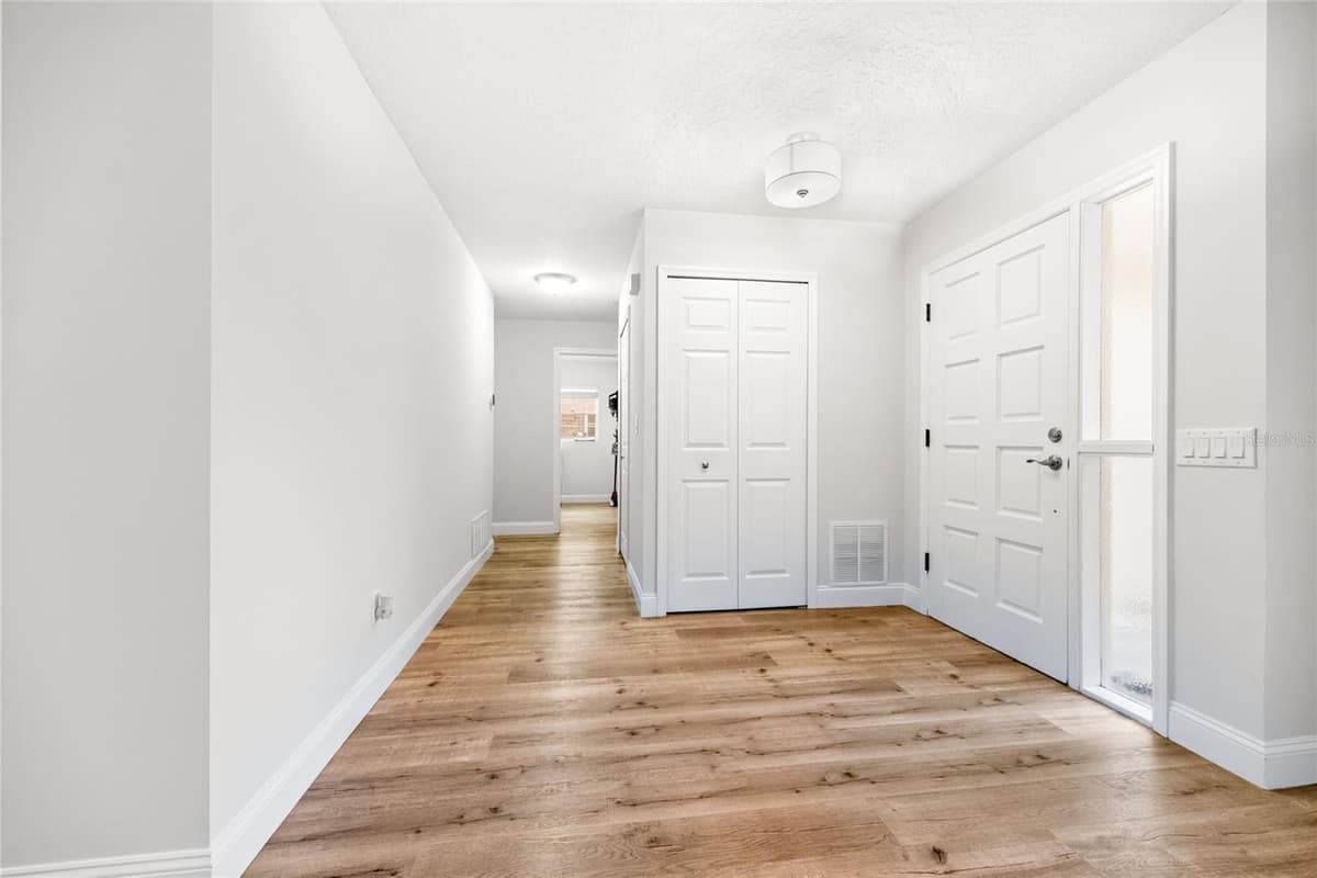 10 FELICIA COURT — photo 38 of 52