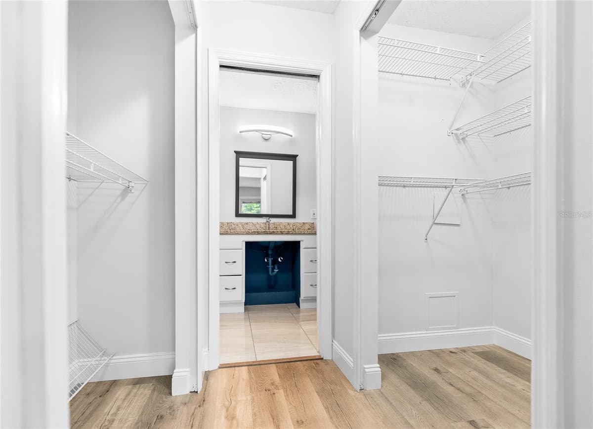 10 FELICIA COURT — photo 36 of 52