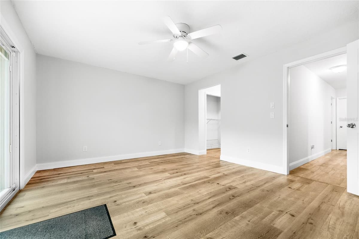 10 FELICIA COURT — photo 35 of 52