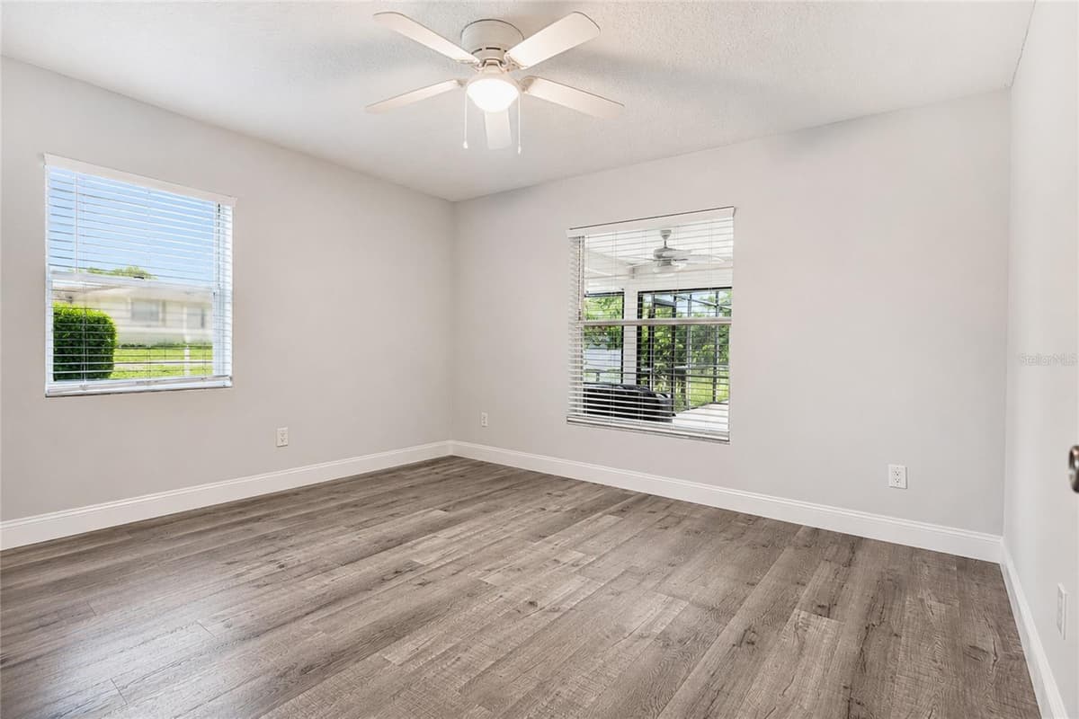 10 FELICIA COURT — photo 26 of 52