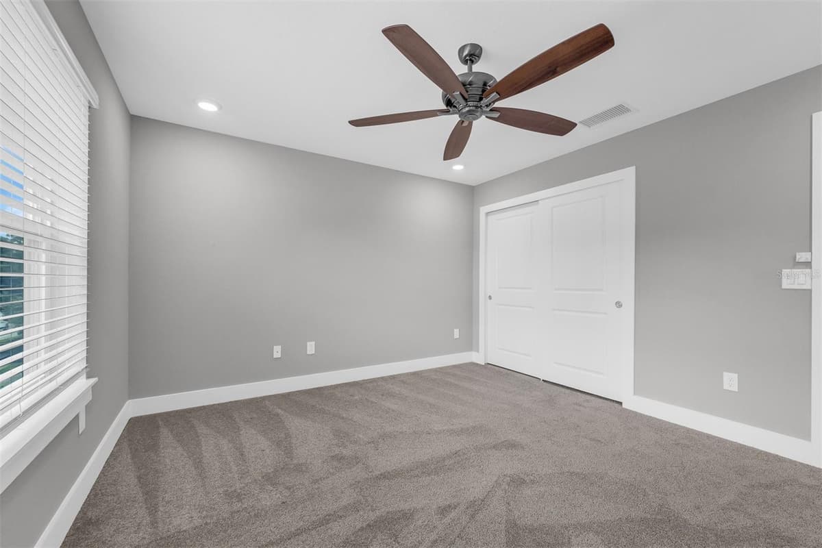 2327 SHINE AVENUE — photo 22 of 26