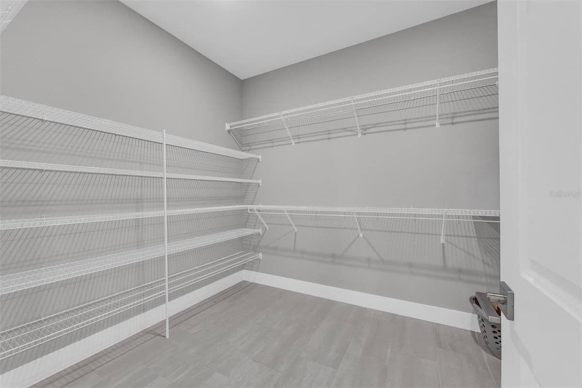 2327 SHINE AVENUE — photo 19 of 26