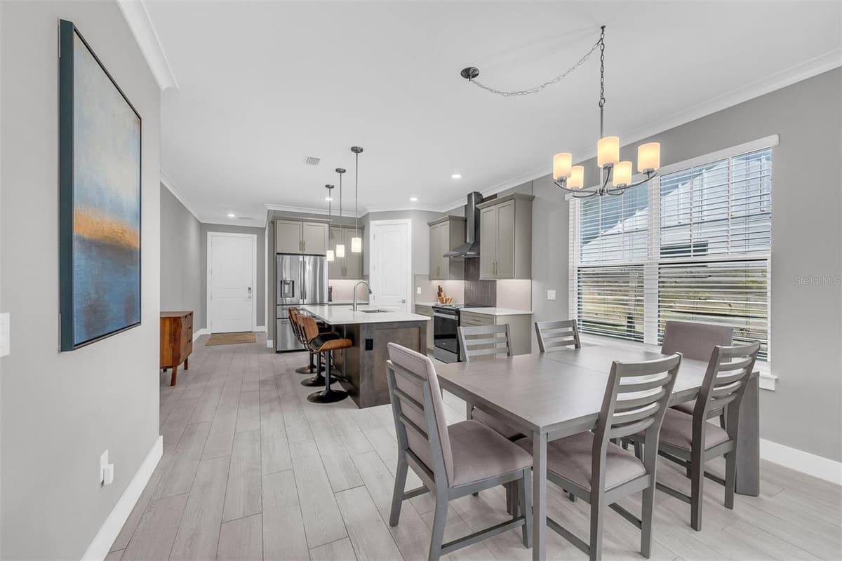 2327 SHINE AVENUE — photo 10 of 26