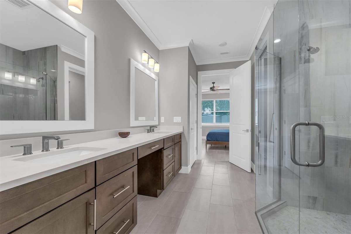 2327 SHINE AVENUE — photo 17 of 26