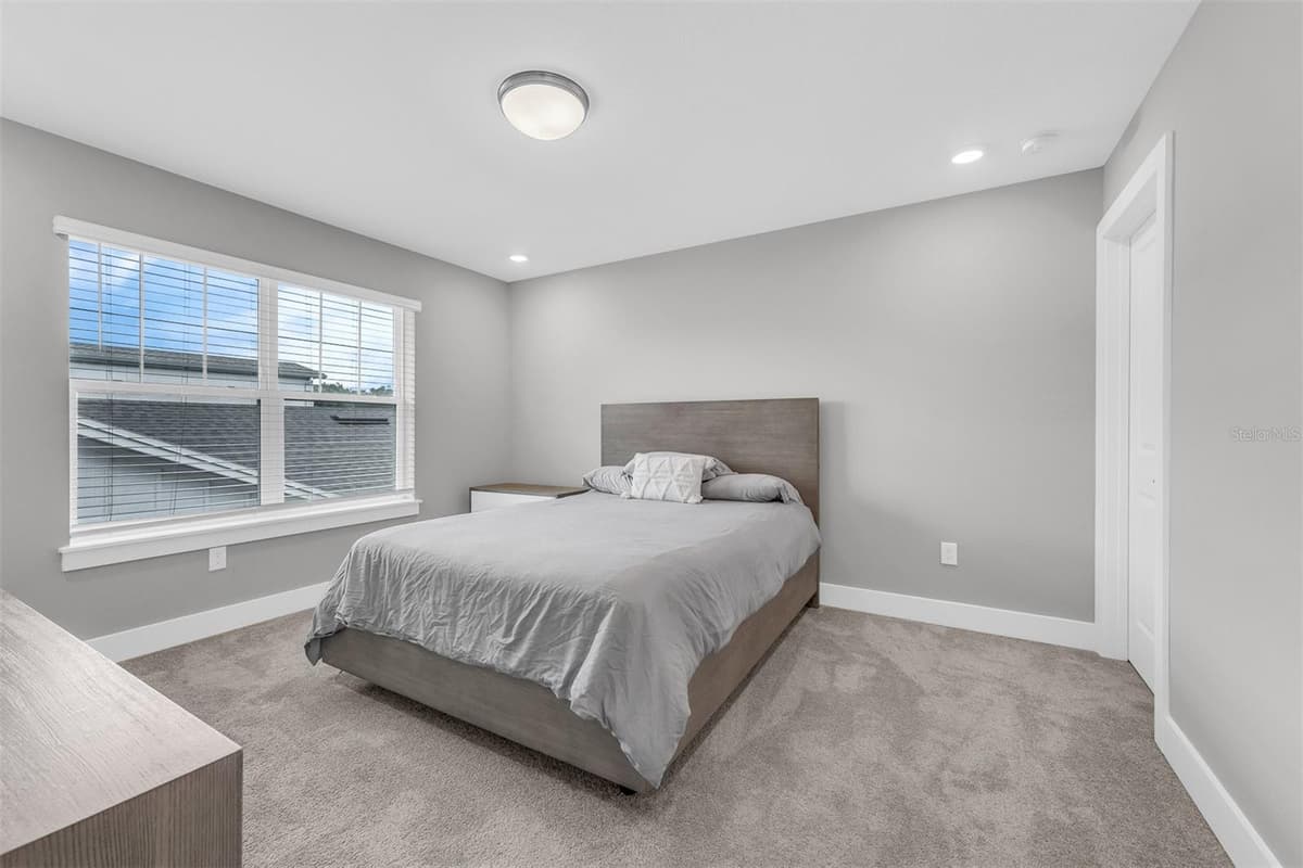 2327 SHINE AVENUE — photo 21 of 26