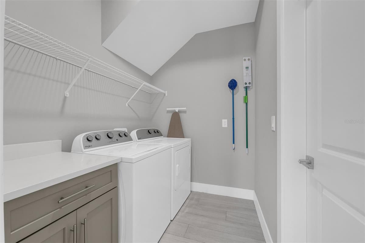 2327 SHINE AVENUE — photo 26 of 26