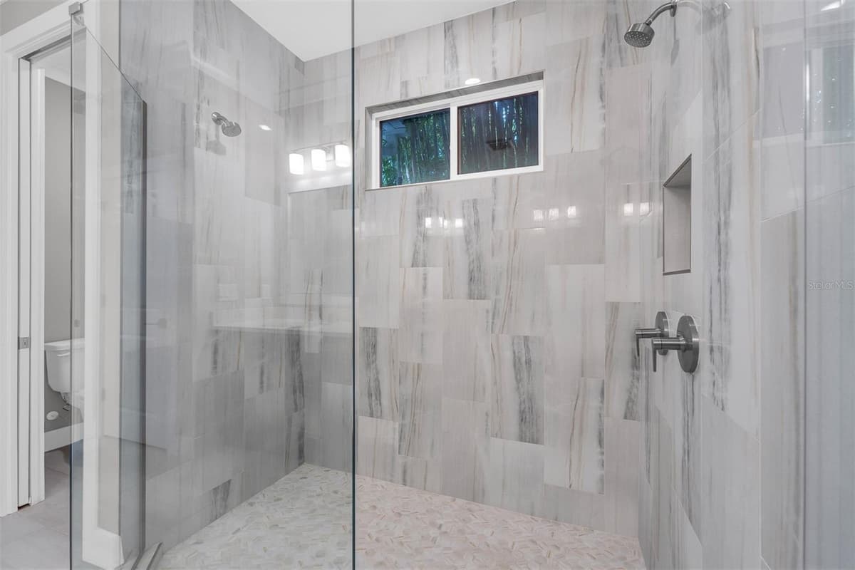 2327 SHINE AVENUE — photo 18 of 26