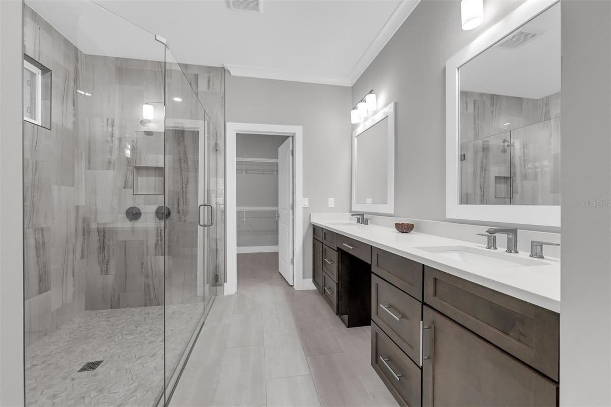 2327 SHINE AVENUE — photo 16 of 26