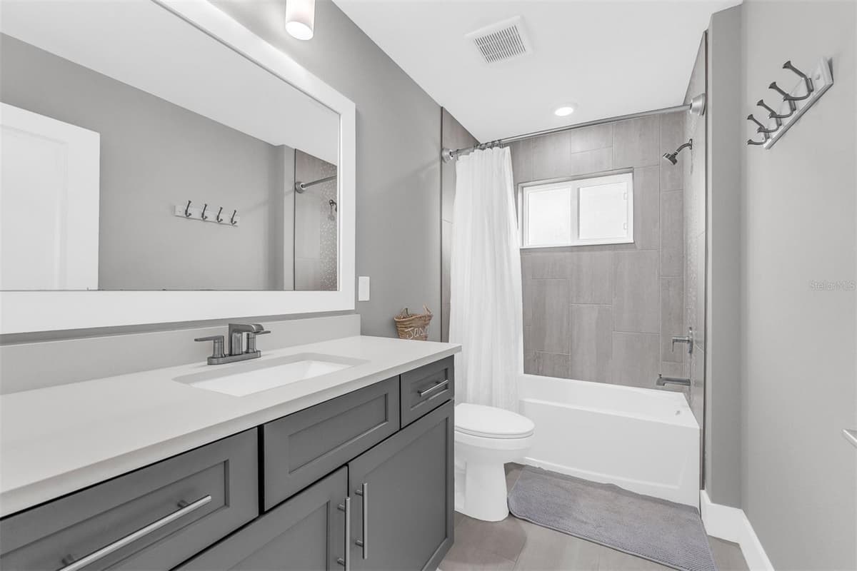 2327 SHINE AVENUE — photo 20 of 26