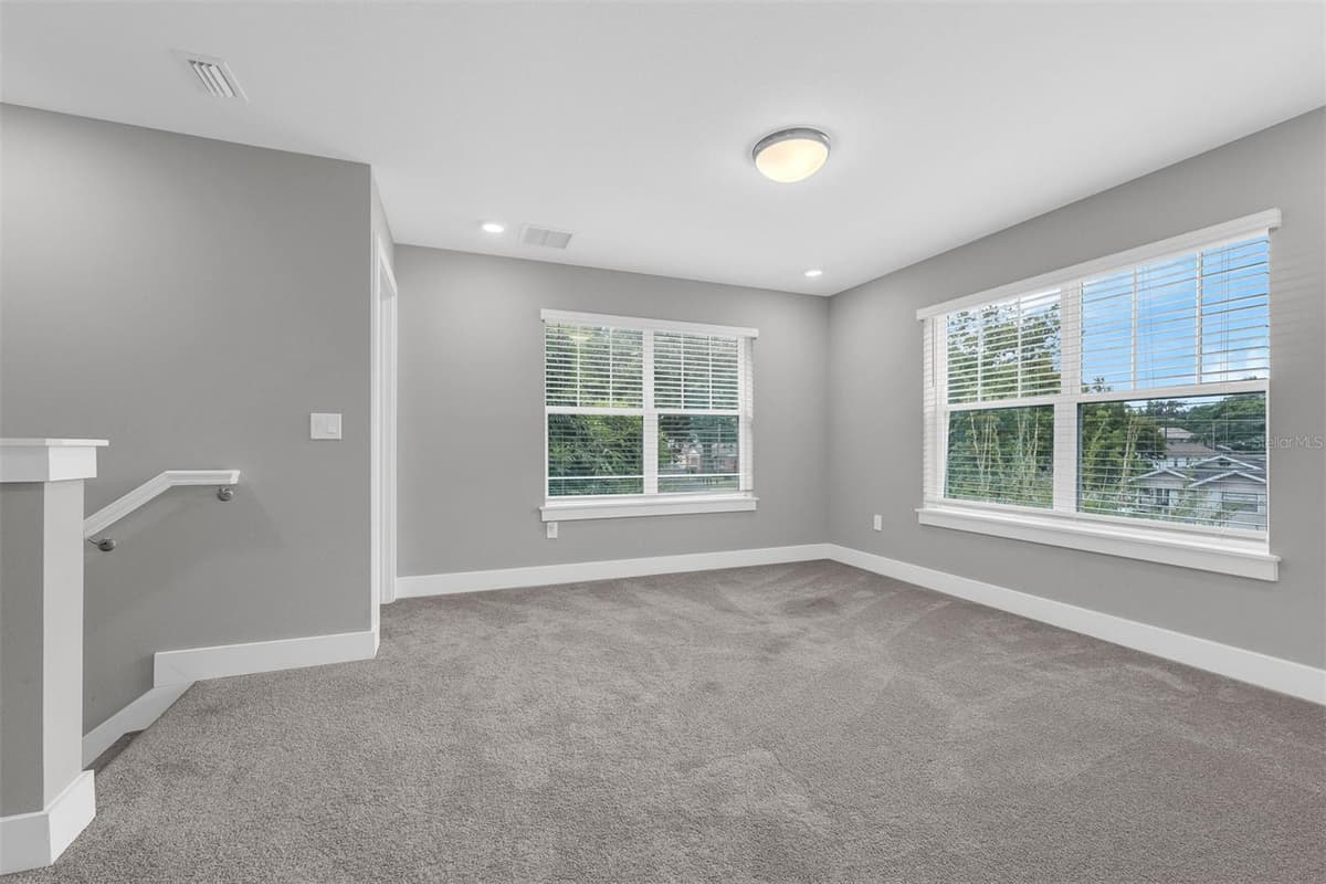 2327 SHINE AVENUE — photo 24 of 26