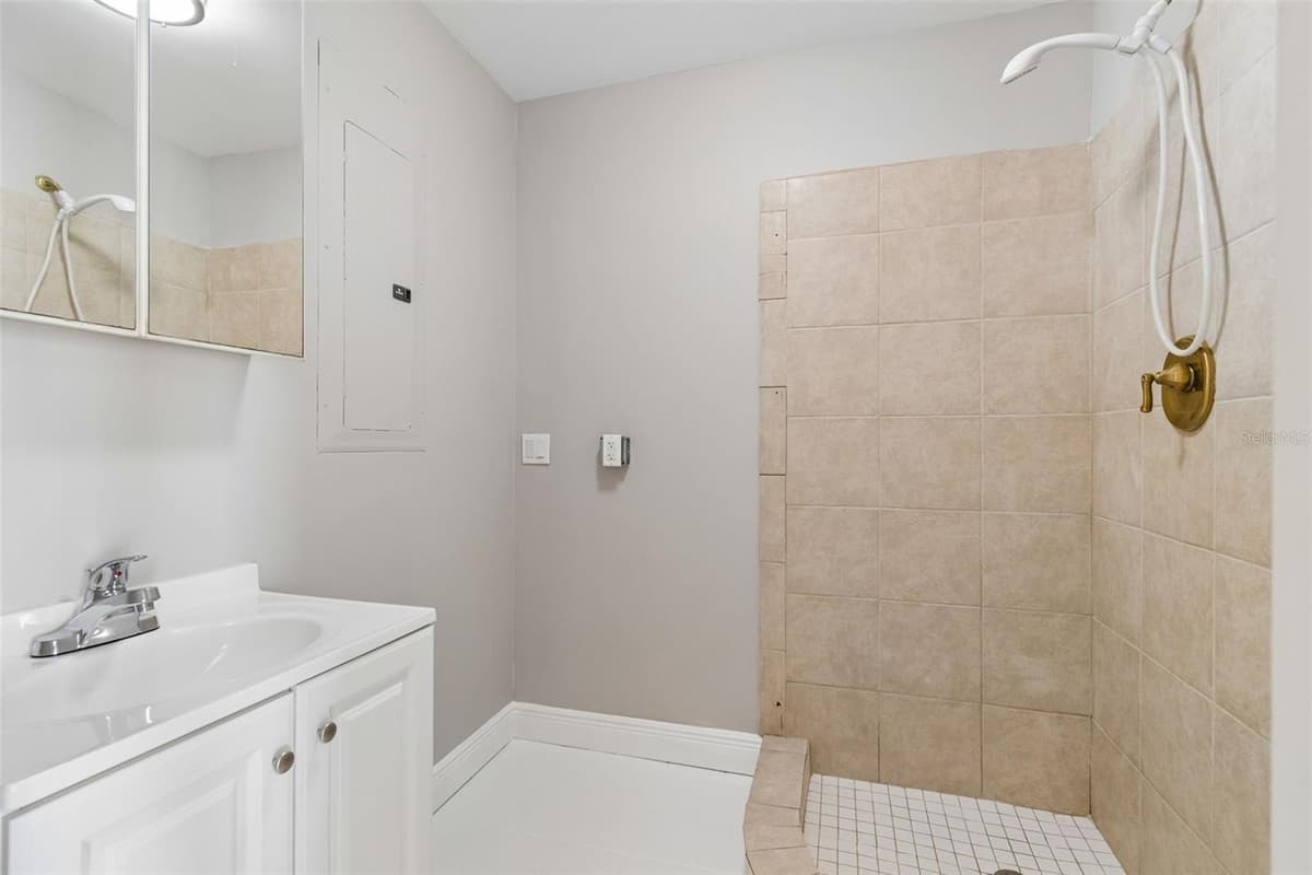 904 BAYSHORE DRIVE — photo 35 of 70