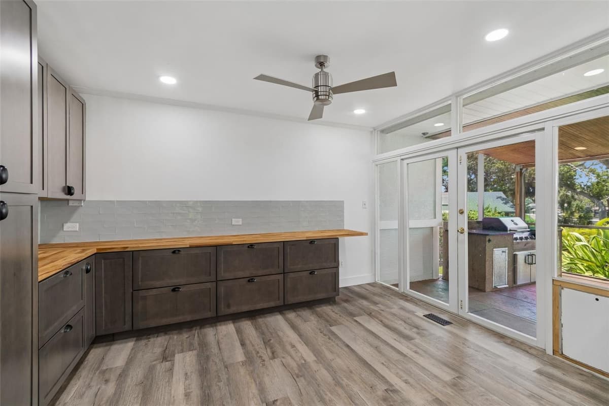 904 BAYSHORE DRIVE — photo 14 of 70