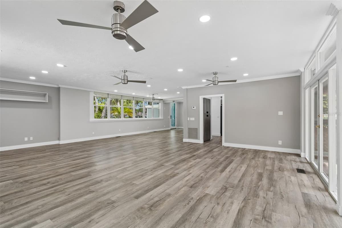 904 BAYSHORE DRIVE — photo 9 of 70