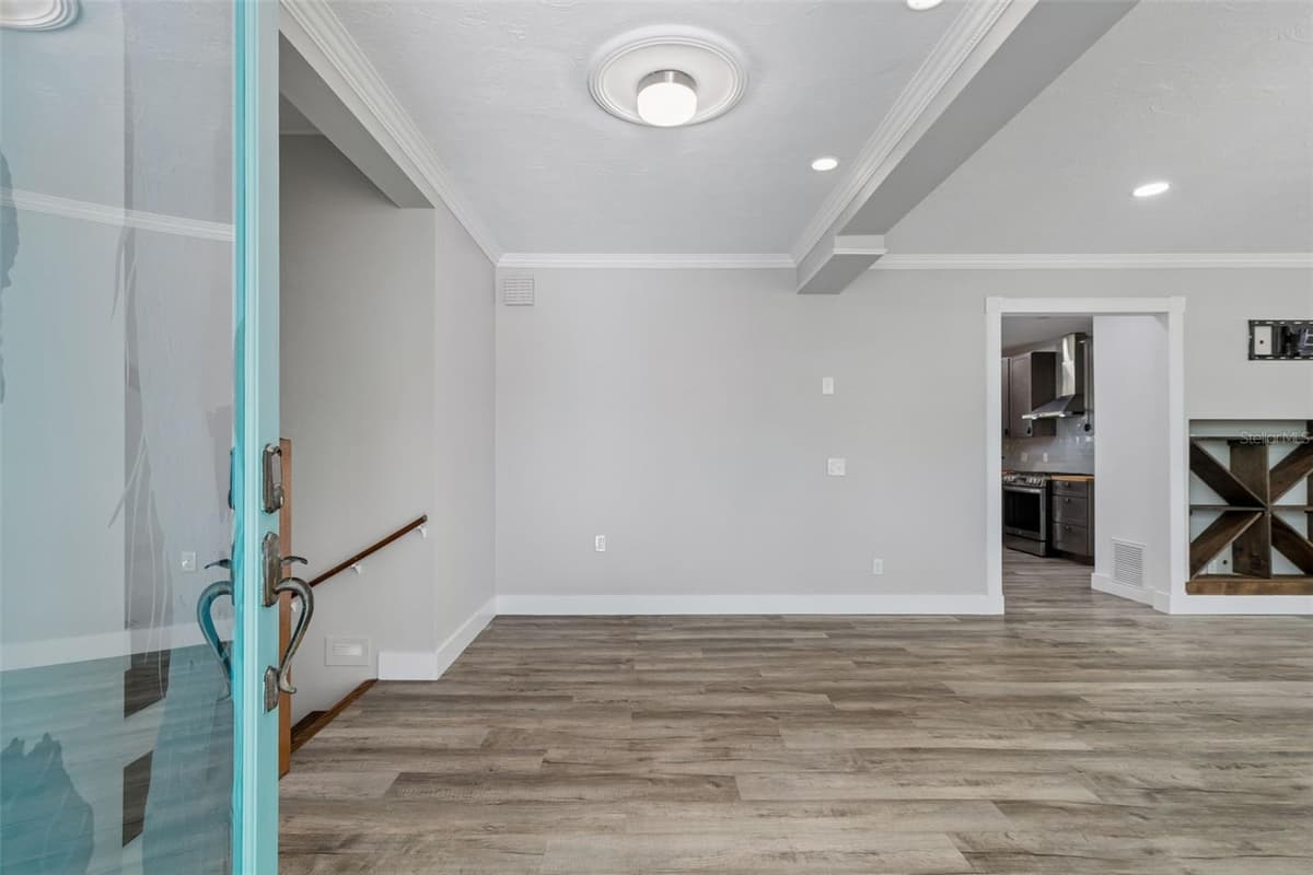 904 BAYSHORE DRIVE — photo 3 of 70