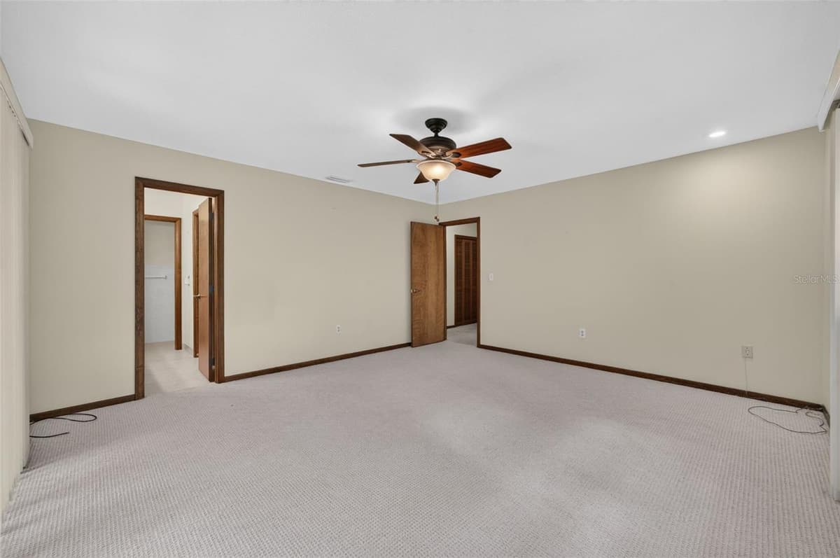 212 FLAME AVENUE — photo 27 of 50