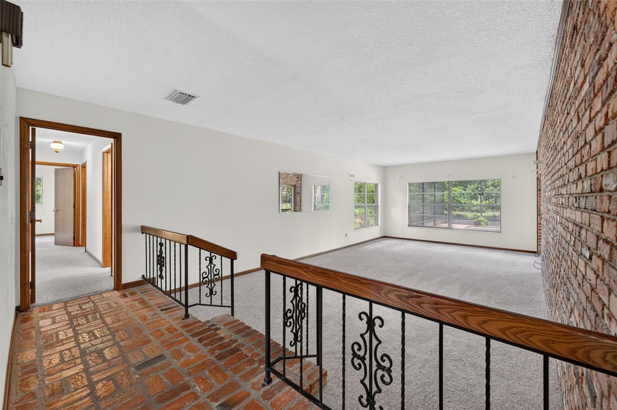 212 FLAME AVENUE — photo 7 of 50