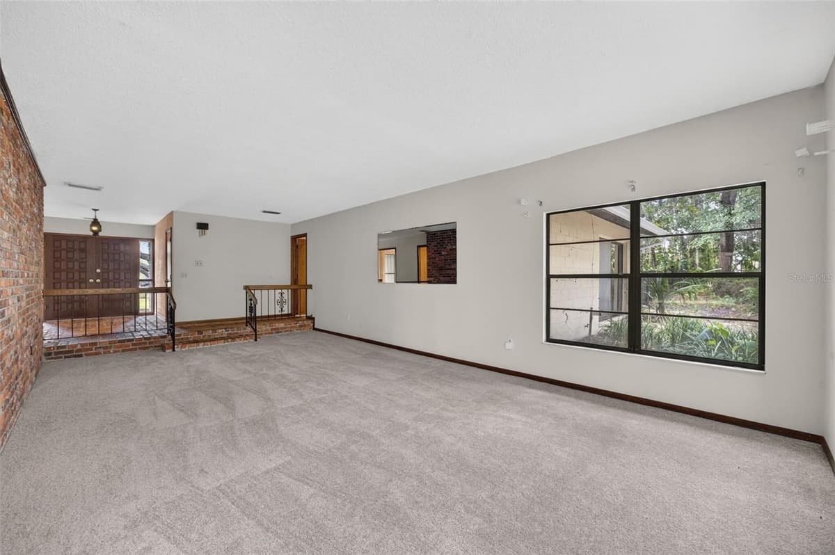 212 FLAME AVENUE — photo 10 of 50