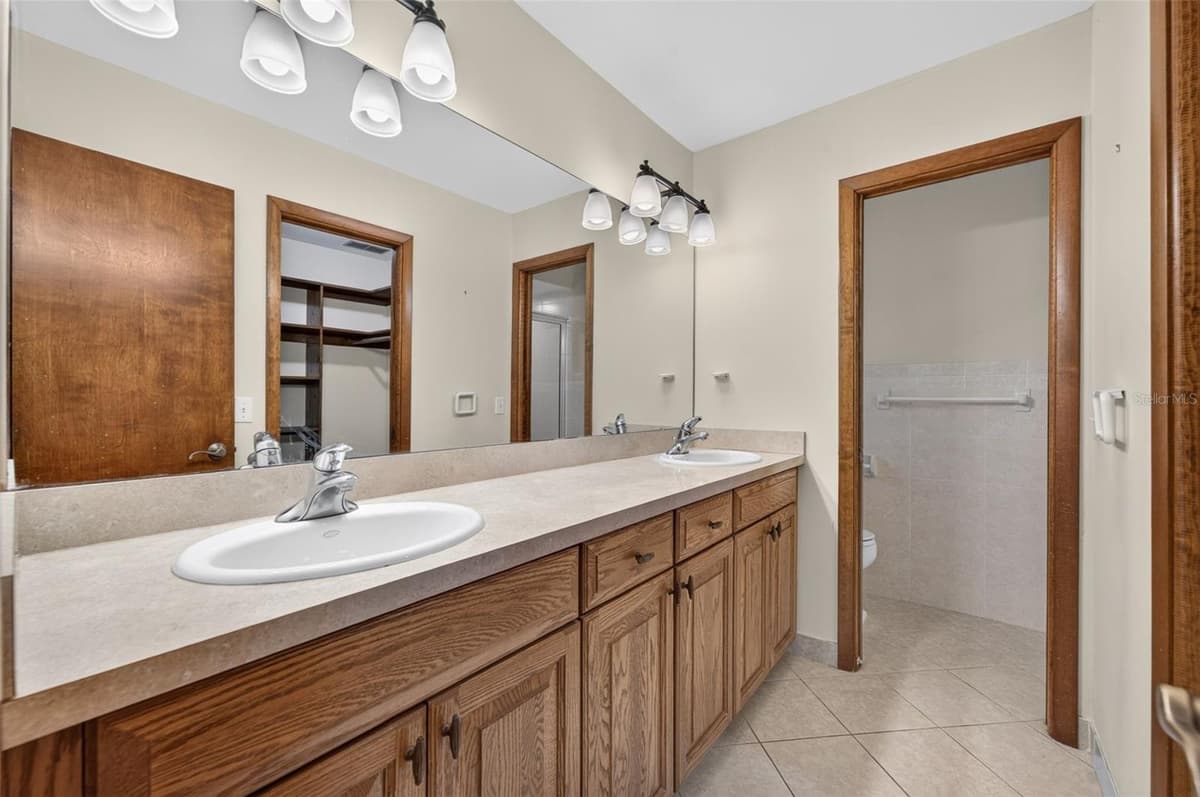 212 FLAME AVENUE — photo 28 of 50