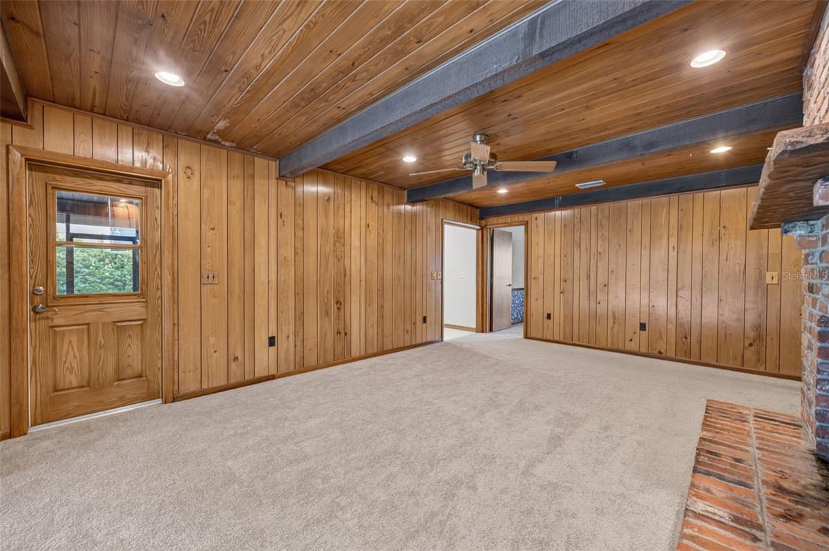 212 FLAME AVENUE — photo 16 of 50
