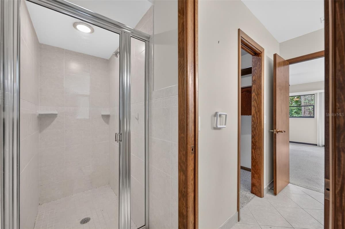 212 FLAME AVENUE — photo 30 of 50