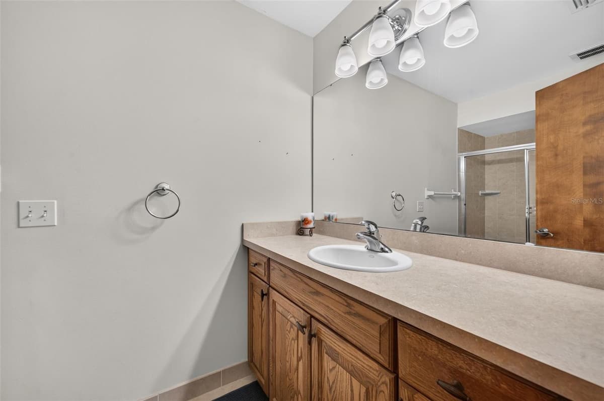 212 FLAME AVENUE — photo 32 of 50
