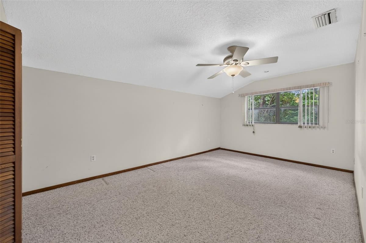 212 FLAME AVENUE — photo 33 of 50