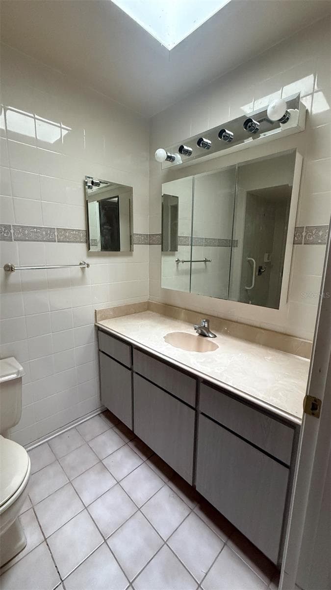 250 RAINTREE DRIVE — photo 15 of 19