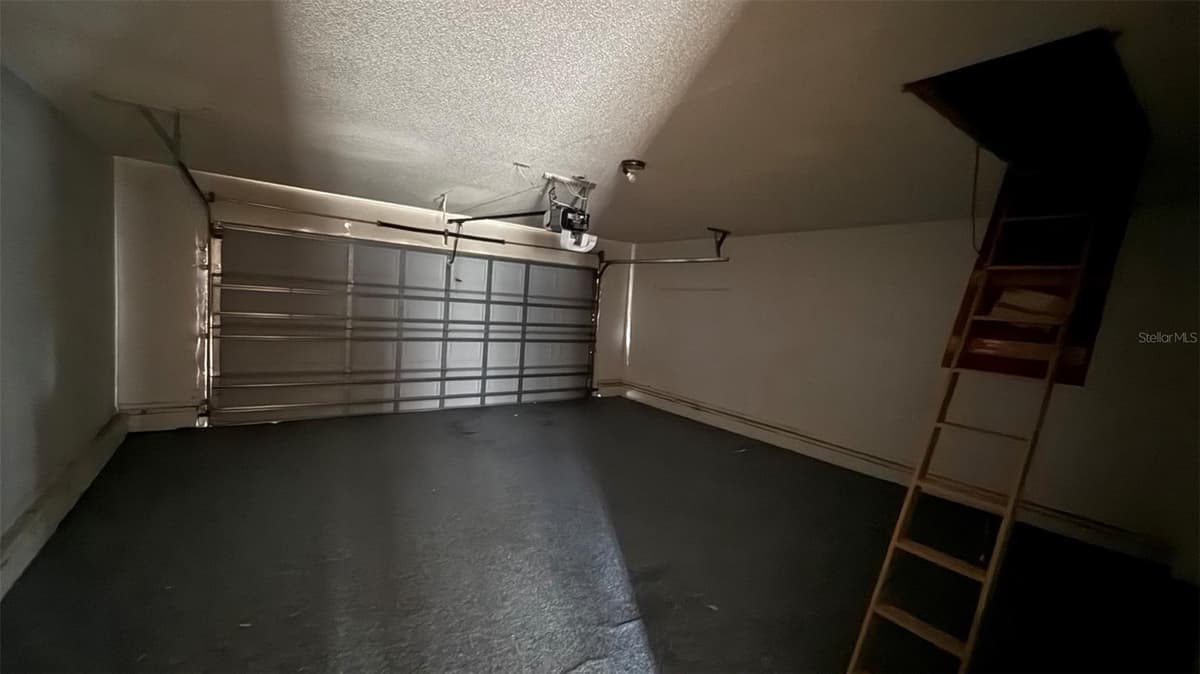 250 RAINTREE DRIVE — photo 16 of 19