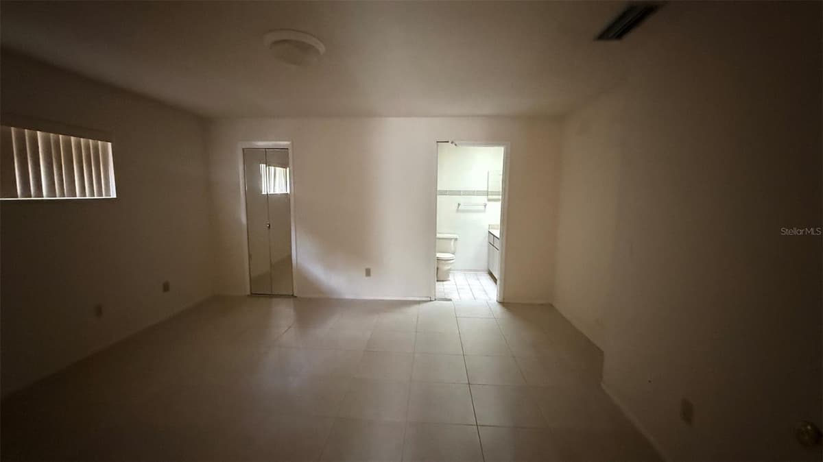 250 RAINTREE DRIVE — photo 13 of 19