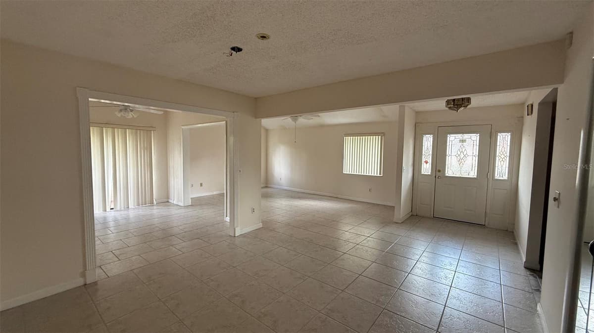 250 RAINTREE DRIVE — photo 18 of 19