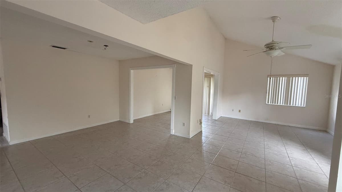 250 RAINTREE DRIVE — photo 5 of 19