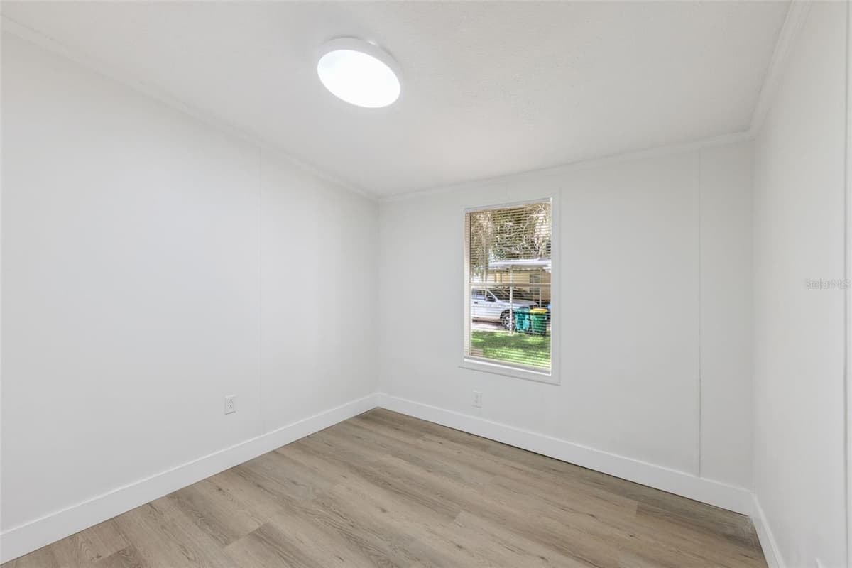 5038 CAMBRIDGE DRIVE — photo 15 of 29