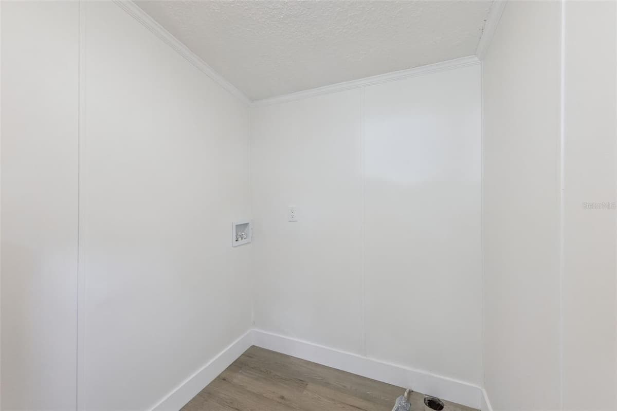 5038 CAMBRIDGE DRIVE — photo 22 of 29