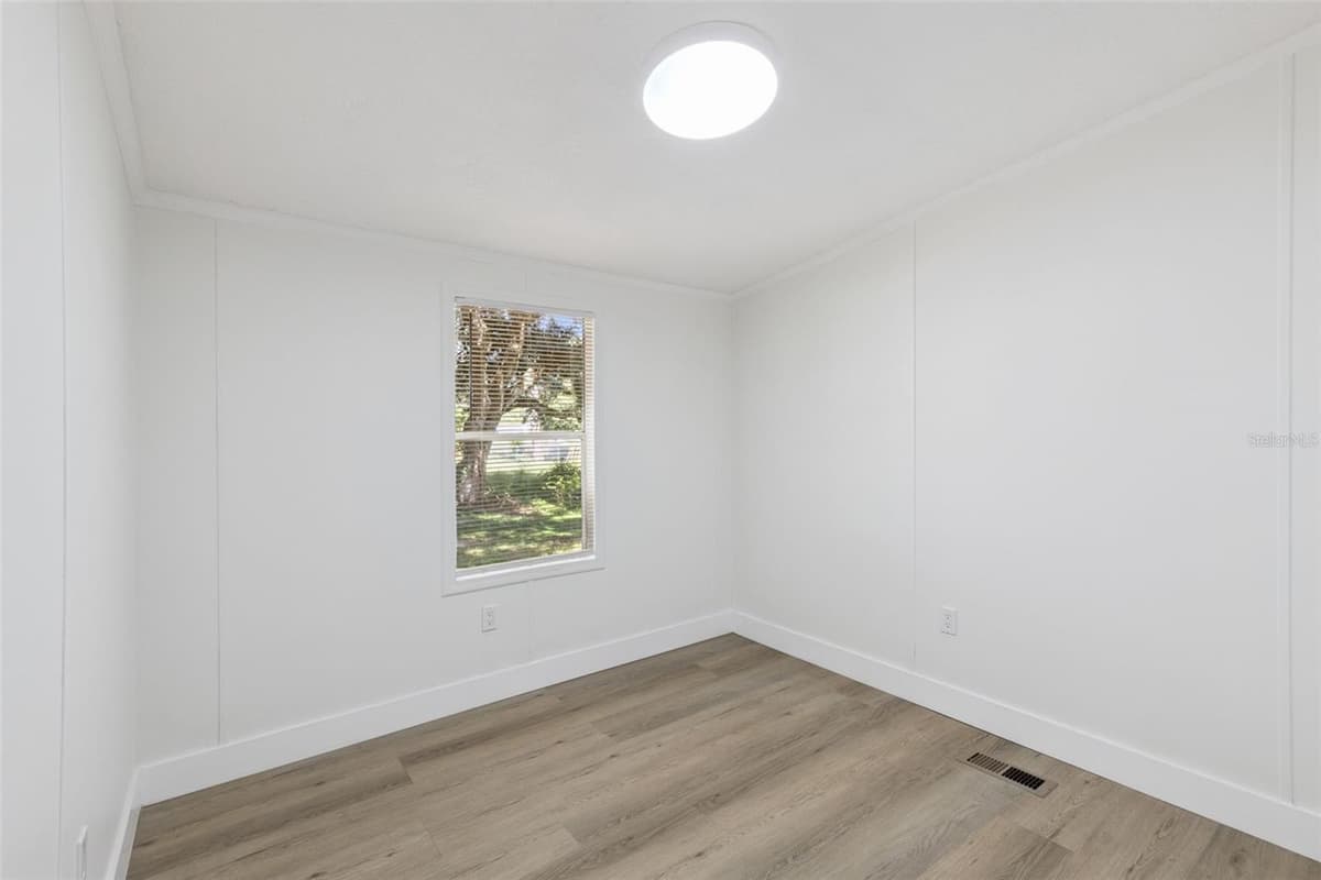 5038 CAMBRIDGE DRIVE — photo 17 of 29
