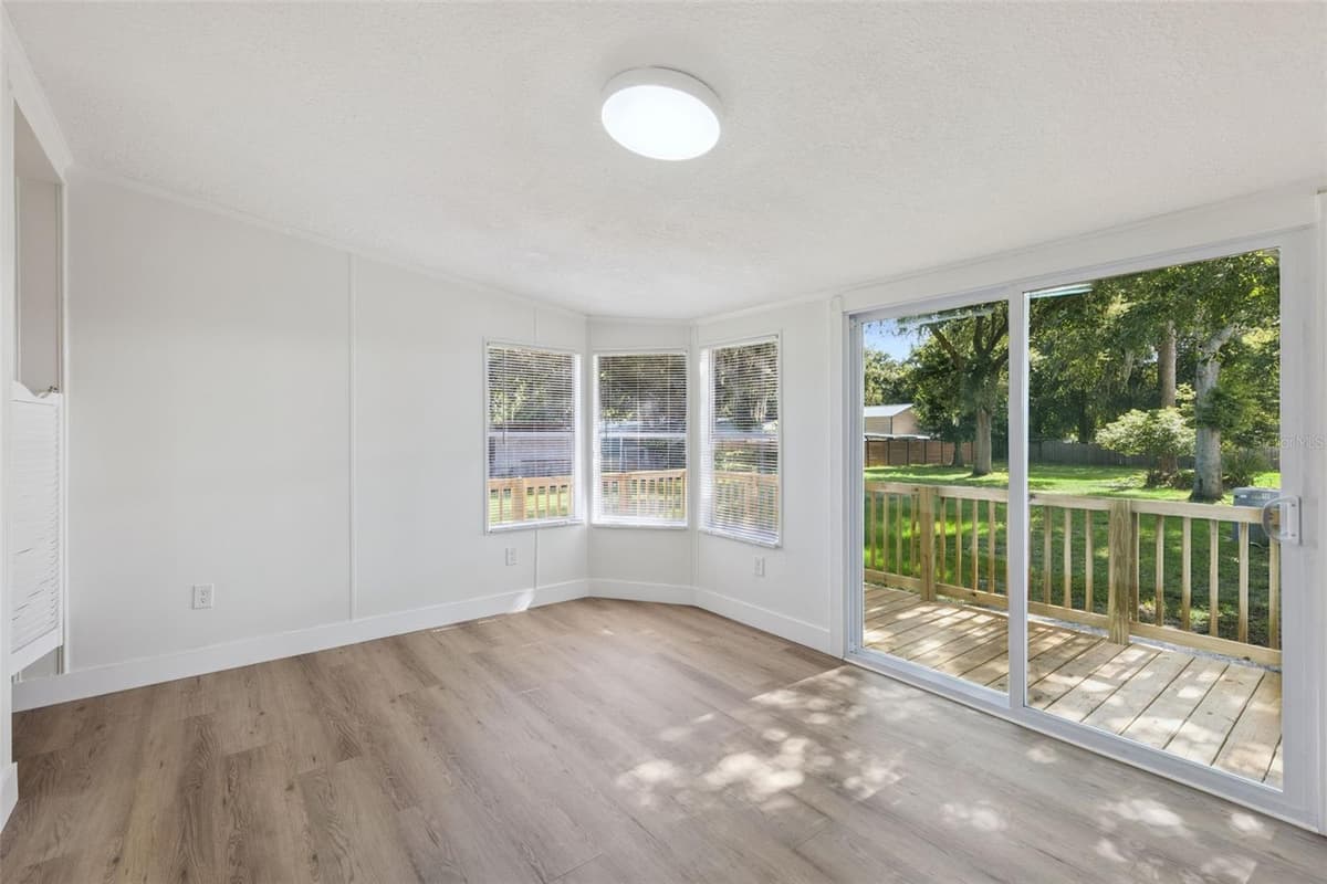5038 CAMBRIDGE DRIVE — photo 21 of 29